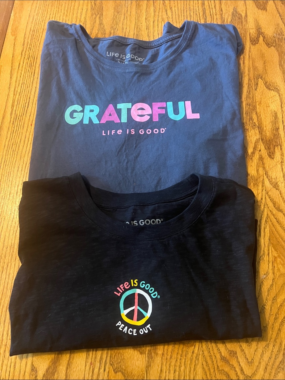 Life is Good Grateful & Navy - Black Peace out graphic tee